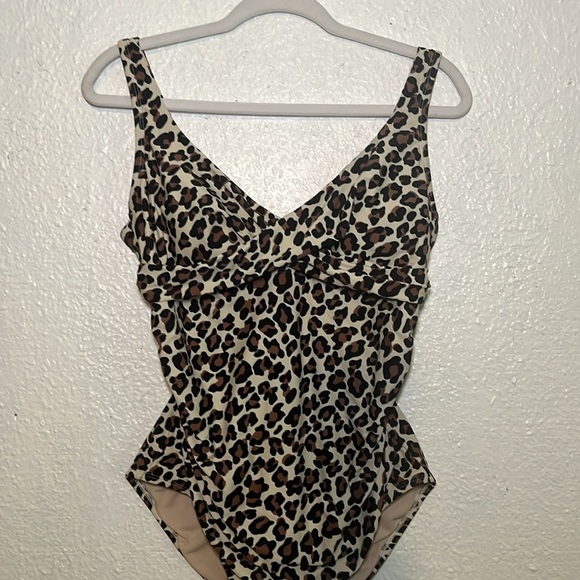 Kona Sol animal print one piece swimsuit with back tie size large - Picture 2 of 10